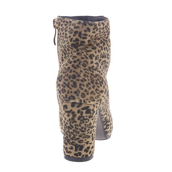 Ankle Booties Animal Print Ankle Boots Size 11 Leopard Vintage Inspired Microsue - Picture 6 of 7